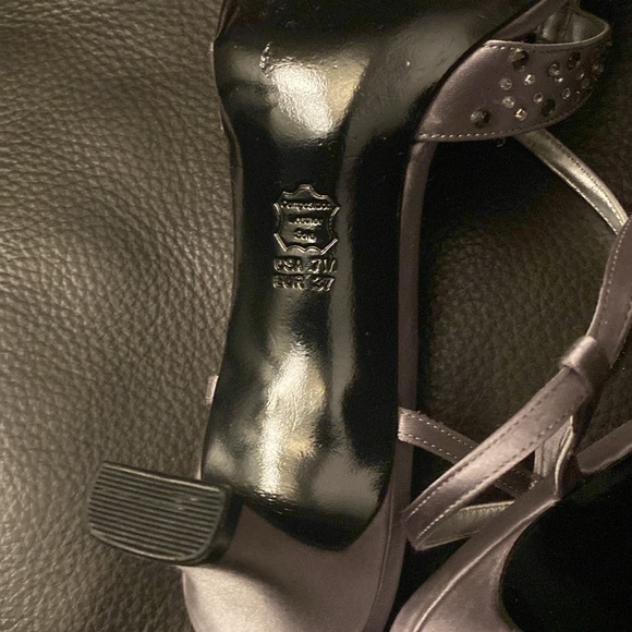 NINA New York Heels🏙️ 🩶 - Picture 2 of 11